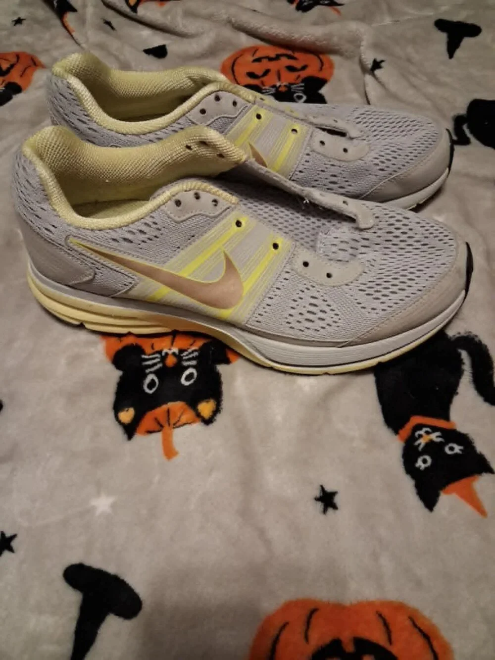 Nike Air Pegasus 29 Size 8 Women's Grey Yellow Running Athletic